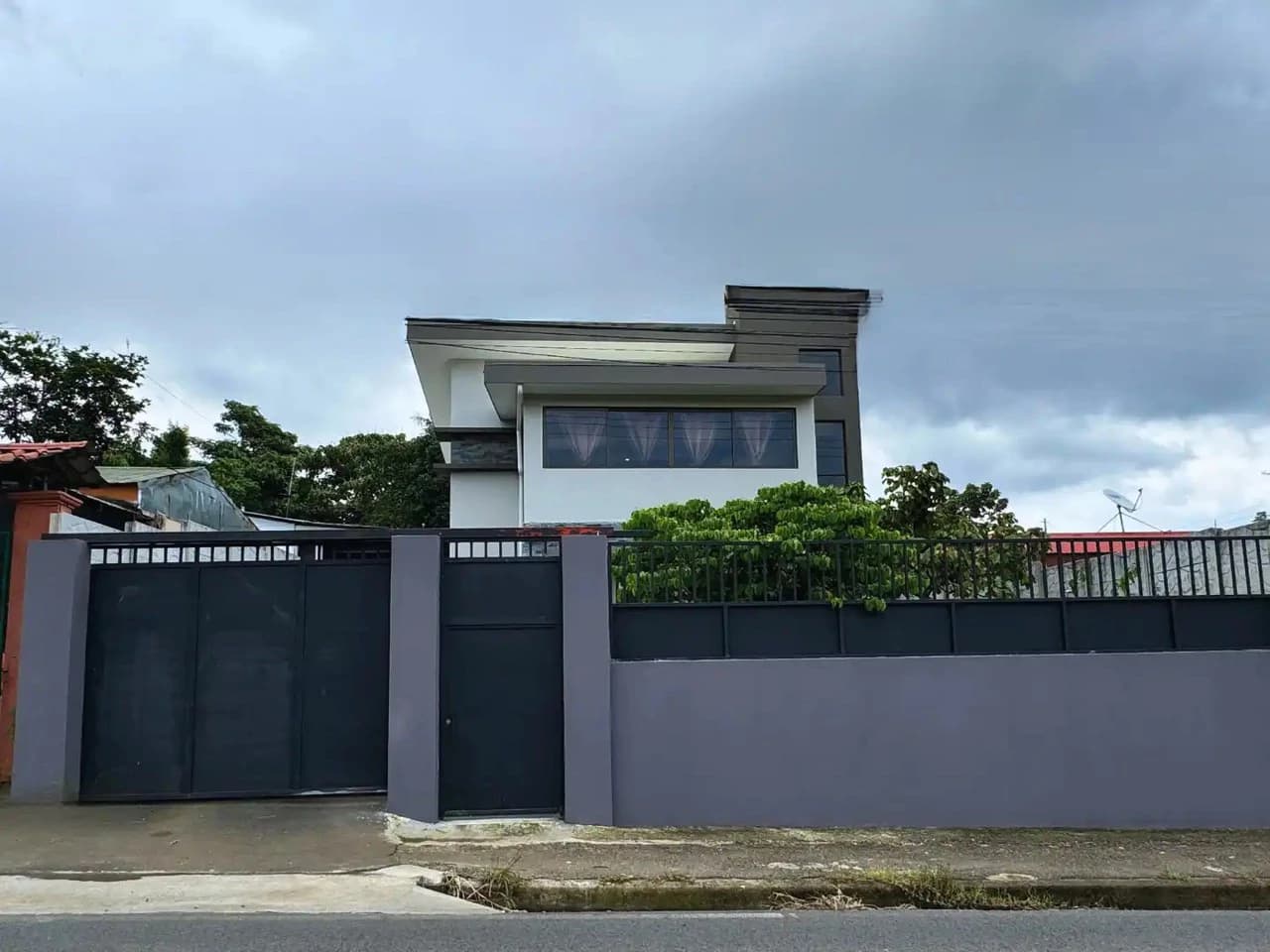 Sale of Magnificent Modern House in Zaragoza Palmares Costa Rica