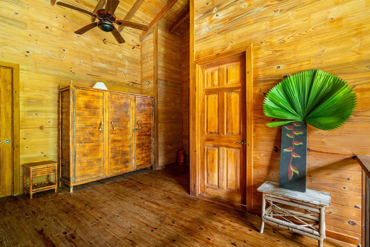 VILLA KRISTINA MARIA - 3.84 ACRES - PERLA DE BALLENA ESTATES: Mountain House For Sale in Bahía Ballena - photo 32