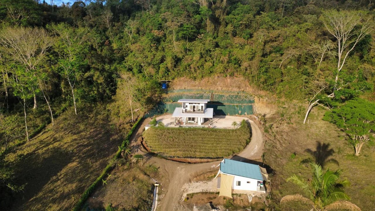 Beautiful Mountain Home for Sale in Hojancha – with Pool and Separate Guest House for Rental - photo 4