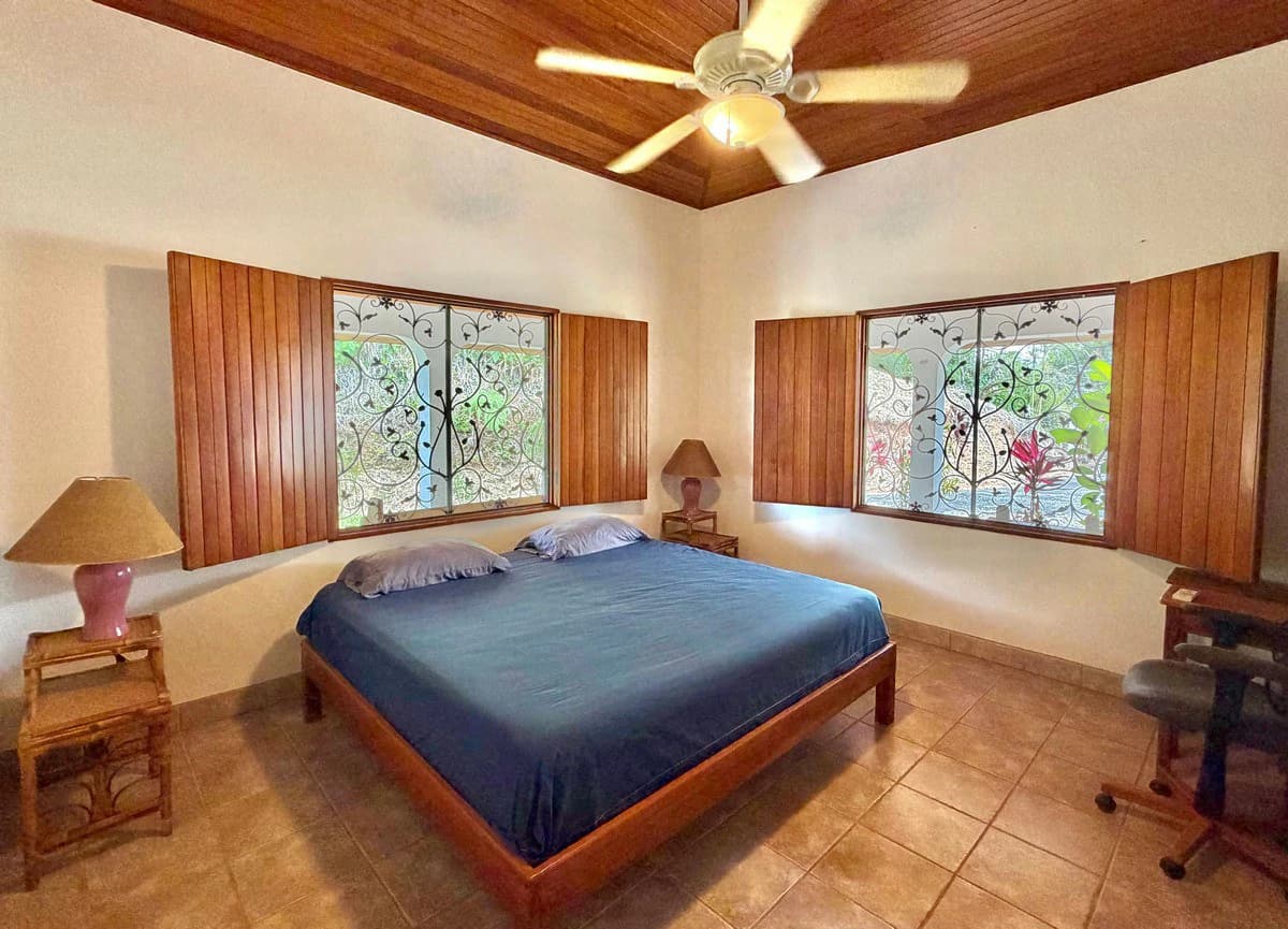 3.64 ACRES - 3 Bedroom Home With Expansive Ocean Views, Multiple Areas to Build, Public Road With Commercial Potential, 10min to the Beach!! - photo 28