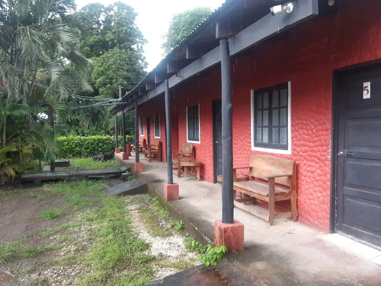 Apartments and Restaurant business for sale, commercial property in Huacas, 1 hour away from the airport of Liberia - photo 2