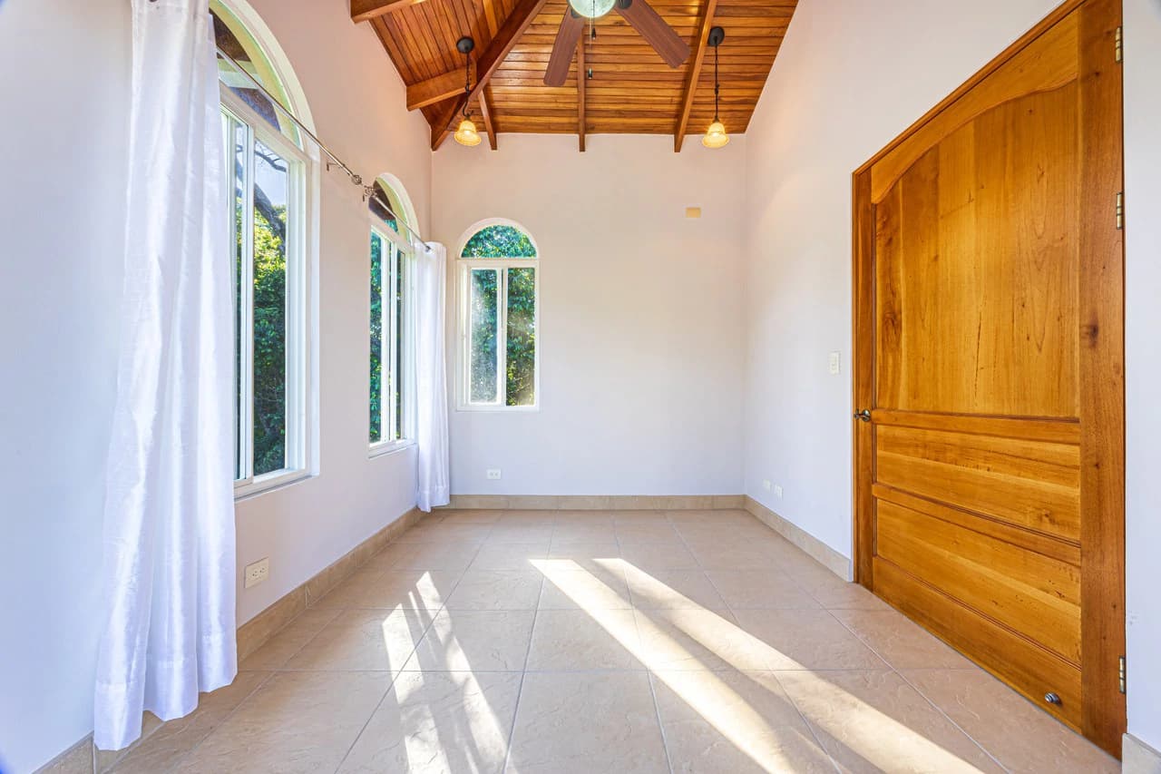 Elegant 3 Bedroom + Office Jungle Home in Puesta Del Sol, Ojochal - photo 23