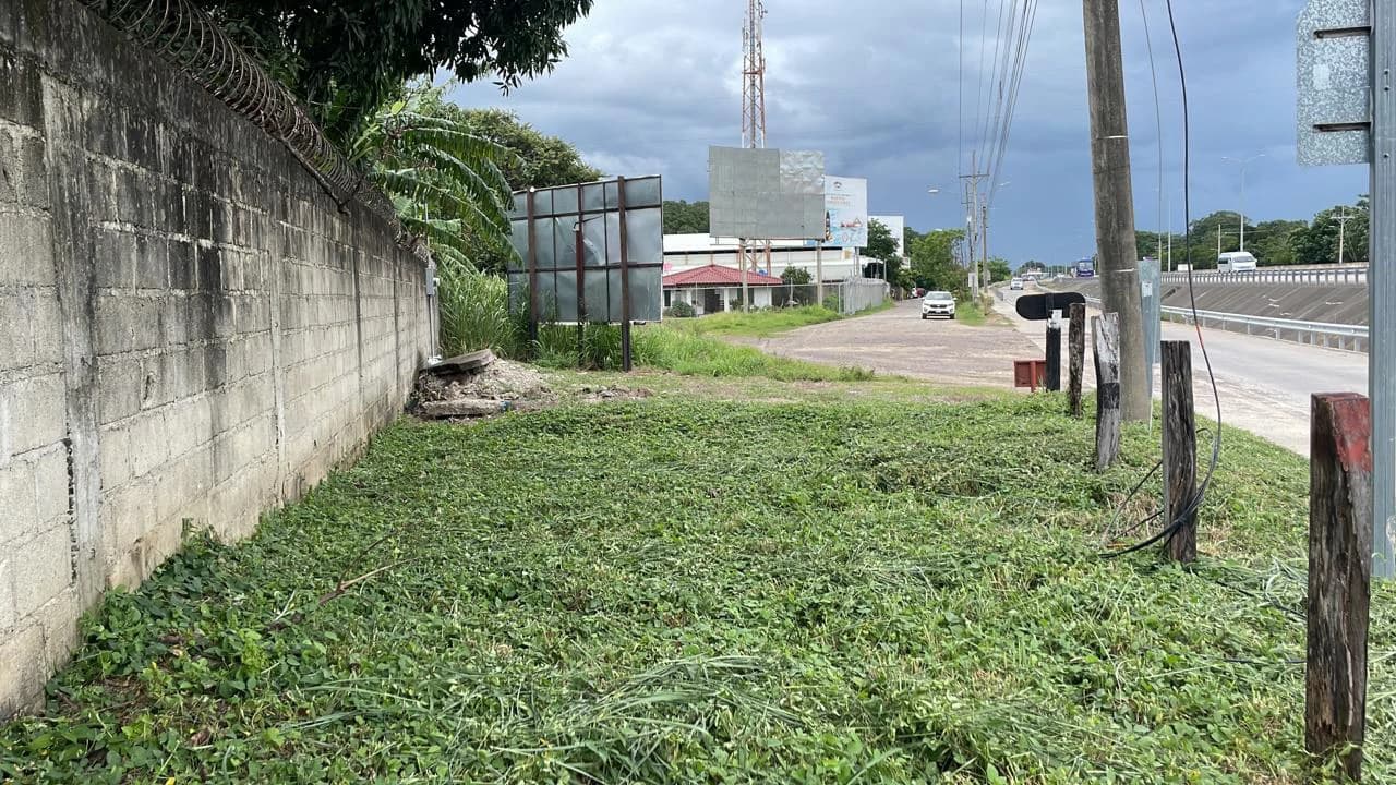 Commercial property for sale in Liberia center in front of the Mall on the main Inter american highway # 1 - photo 8