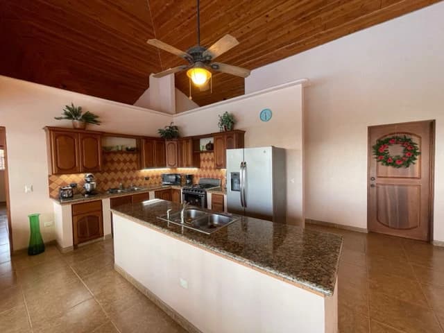 5.2 ACRES – 2 Bedroom Home With 60 Ft Infinity Lap Pool, 1 Bedroom Guest House, Fabulous Ocean View, Mature Fruit Trees!!! - photo 14