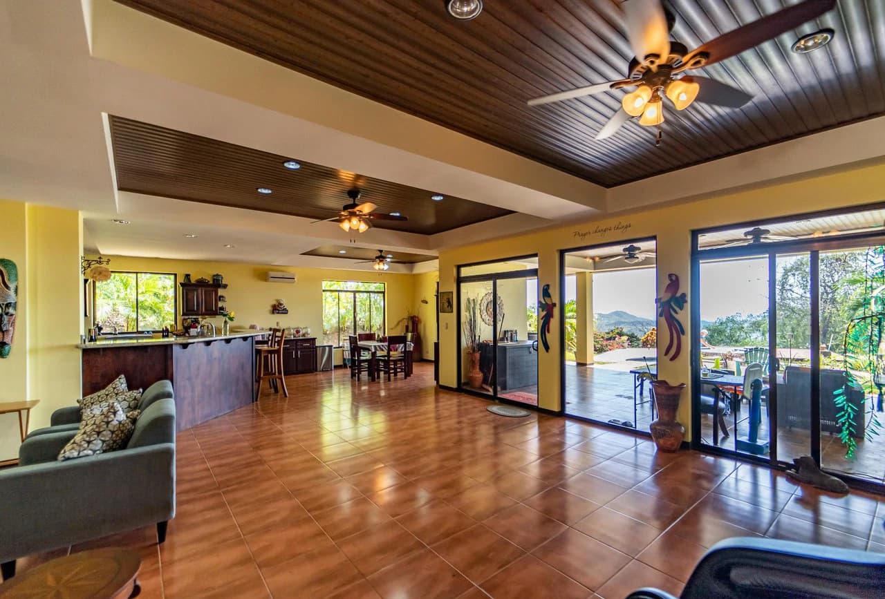 Casa Jardin: Ocean View SFH with Guest House and Extra Lot - photo 15