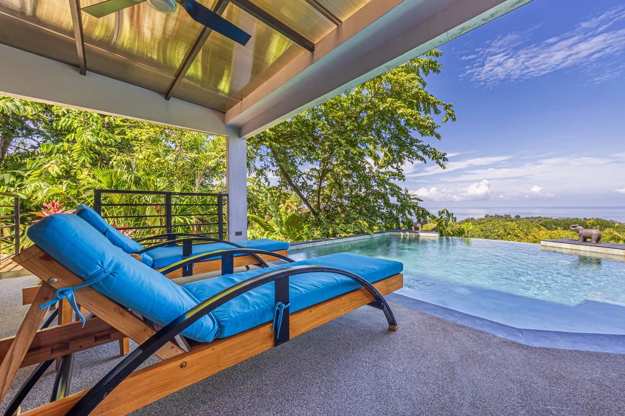Casa Markissa: Luxury Oceanview Villa with Proven Rental Income. - photo 25