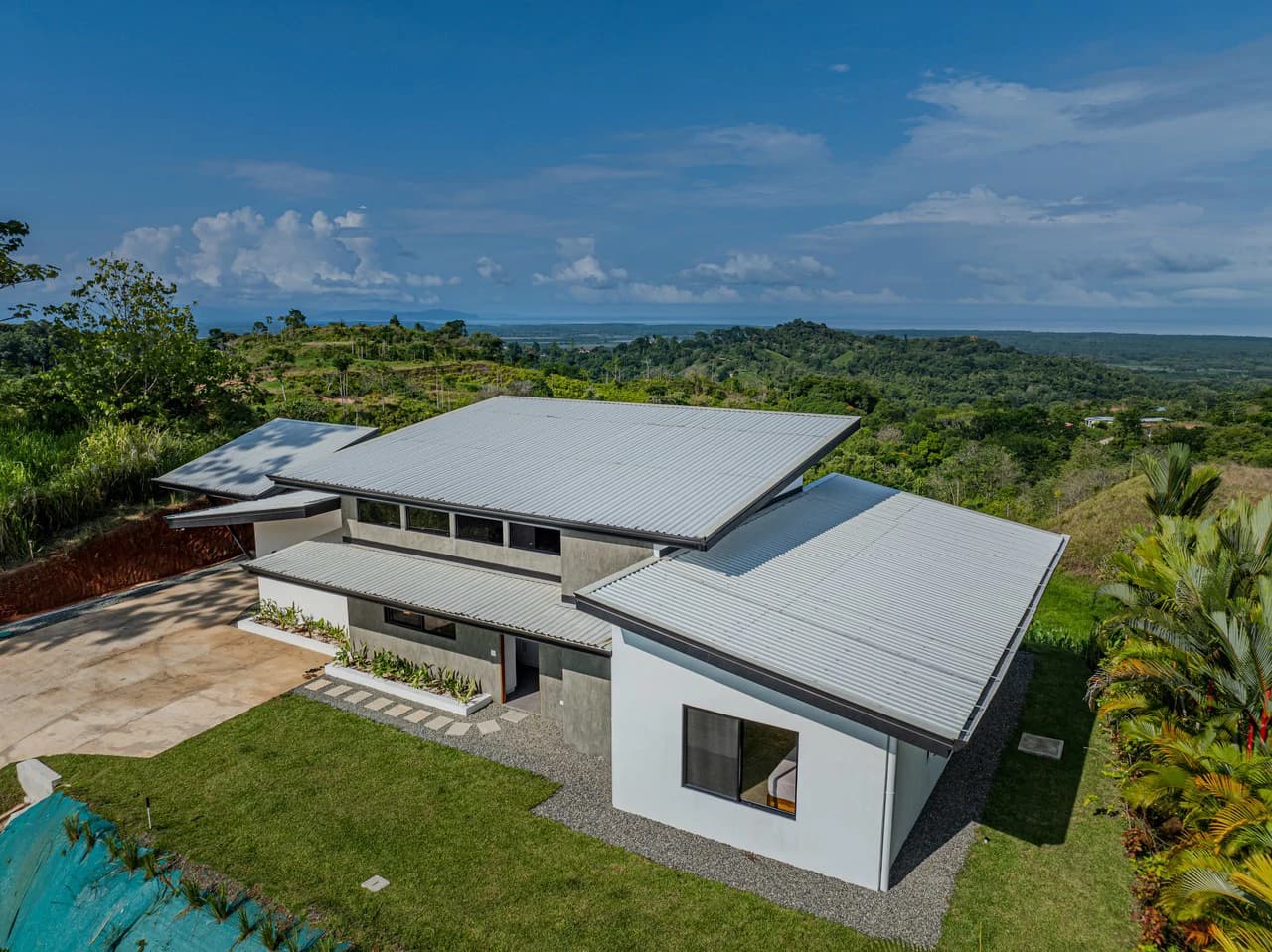 CHONTALES NEW VILLA WITH PANORAMIC OCEAN AND MOUNTAINS VIEWS: Mountain Villa For Sale in Ojochal - photo 41