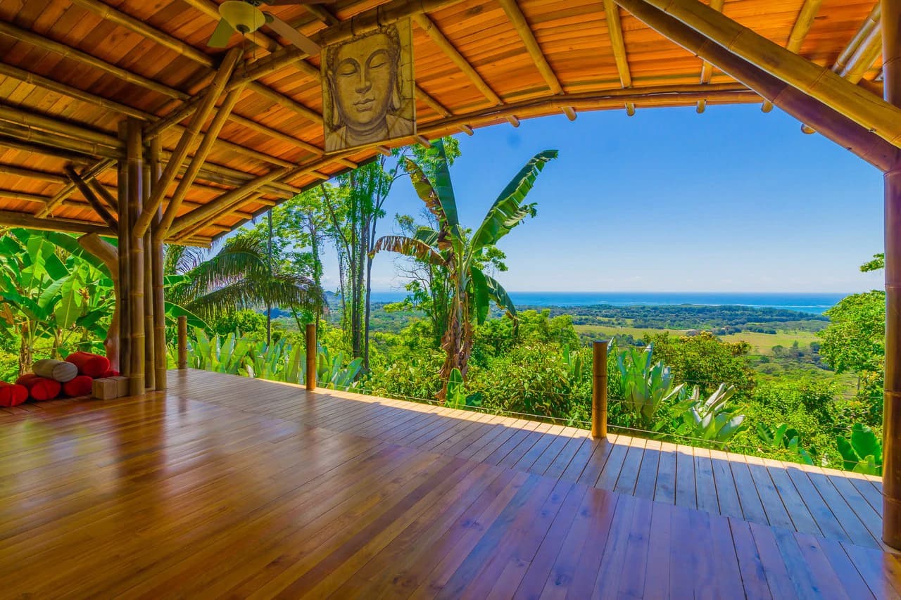 Popular 20-room Boutique hotel /retreat. Stunning ocean views - photo 51