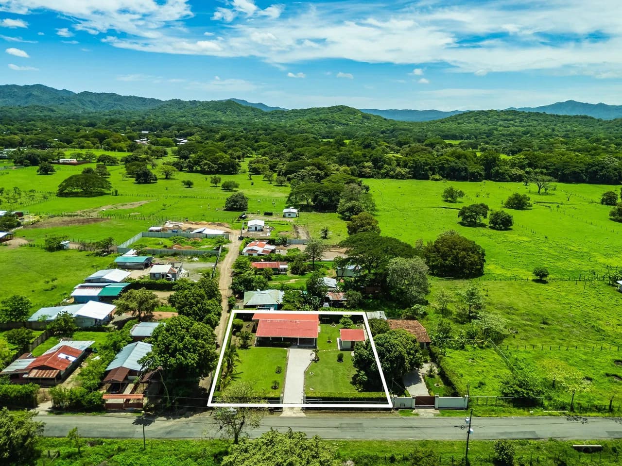 Casa Campo: Quiet Countryside Home Near Beaches - photo 4