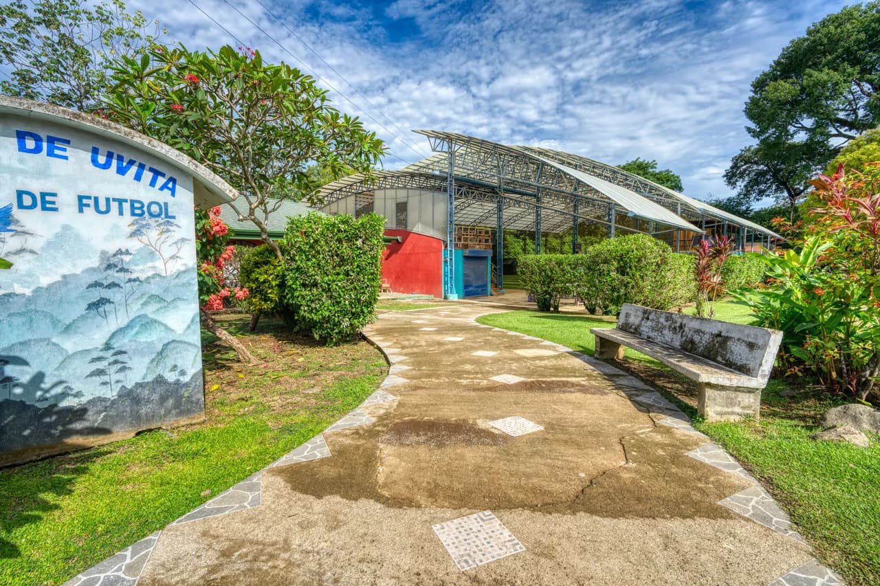 THRIVING SPORTS AND COMMERCIAL BUSINESS WITH OWNER FINANCING OPTION: Rincon Uvita - photo 10