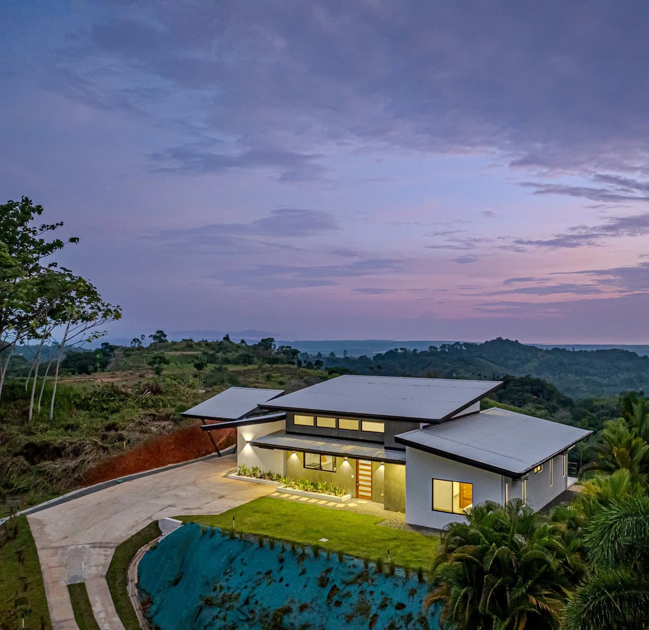 CHONTALES NEW VILLA WITH PANORAMIC OCEAN AND MOUNTAINS VIEWS: Mountain Villa For Sale in Ojochal - photo 46