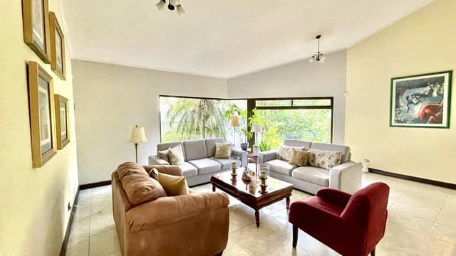 Casa Pinares: Rare 0.30-Acre Sprawling Garden Estate in Pinares, Curridabat | 1,241 m² Lot with Mature Trees, Protected Forest Views & 5,380 Sq. Ft. Build - photo 6