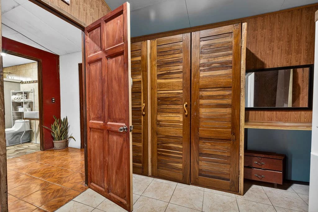 Casa Salinas: Tropical Compound with Multiple Income Opportunities in Playa Grande - photo 9