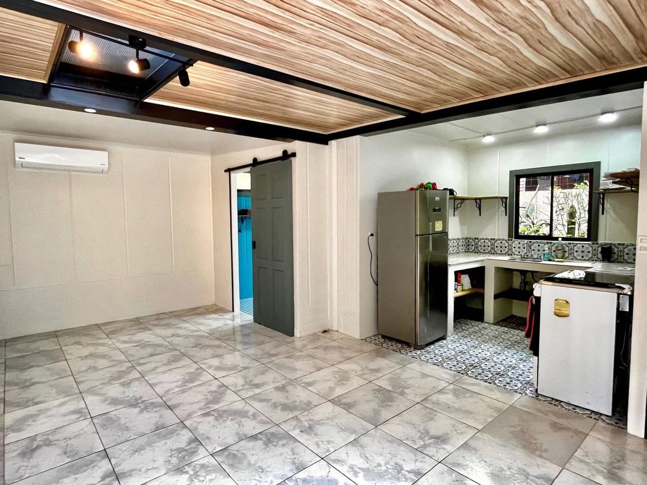 0.19 ACRES – 3 Bedroom Container Homes With Additional Building Lot,15min to Dominical and Beaches!! - photo 12