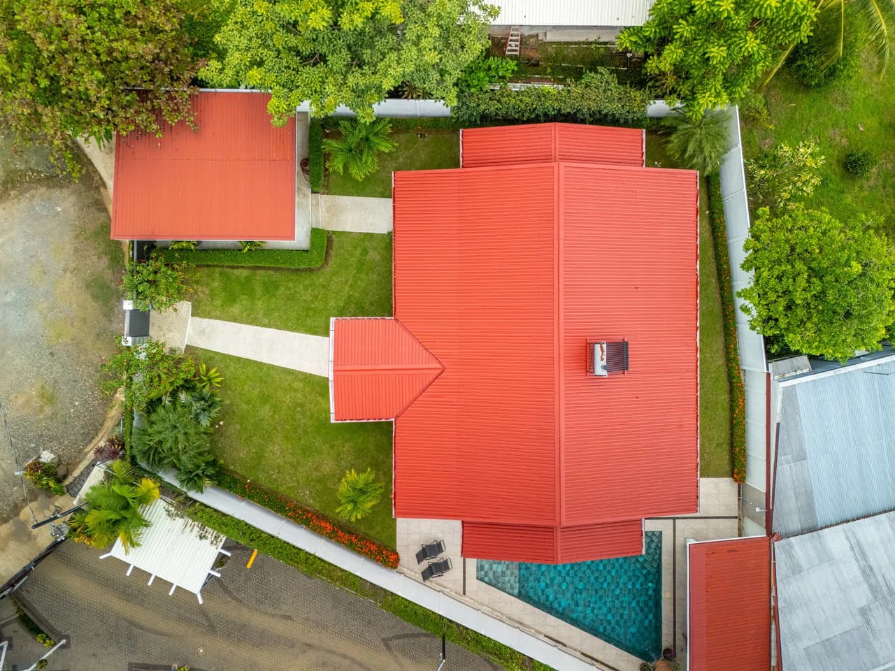 Villa Esmeralda: Big Pool. Big Lot. Big Lifestyle. Central Uvita, Walk to Everything! - photo 3