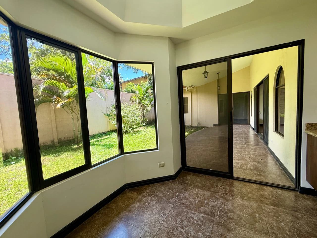 House for sale with garden in Brasil de Santa Ana Costa Rica - photo 11