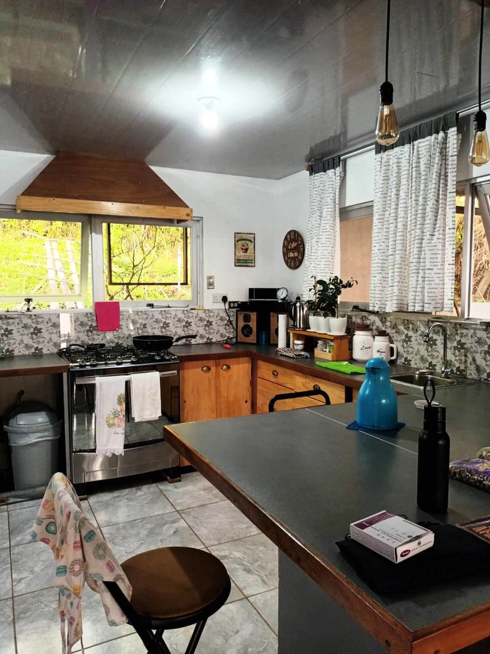 VILLA MARISE - Modern Craftsman Home and Guest House - photo 9