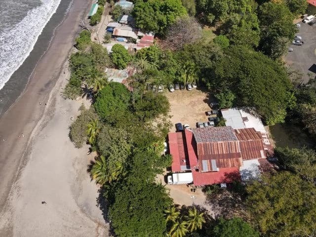 Private titled Beachfront Property for sale in best prime position, previously used as a 20-room hotel and camping side, directly in front of the most beautiful Conchal Beach - photo 4