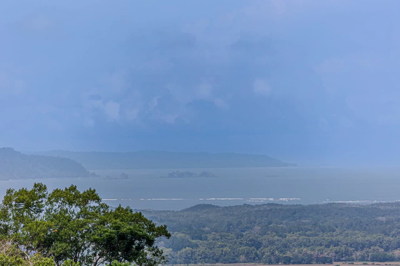 CHONTALES NEW VILLA WITH PANORAMIC OCEAN AND MOUNTAINS VIEWS: Mountain Villa For Sale in Ojochal - photo 19