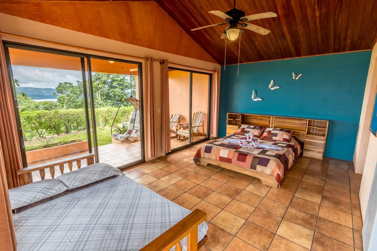 Nepenthe B&B: Hotel / B&B in the Rain Forest with spectacular views of Lake Arenal & Volcano. - photo 11