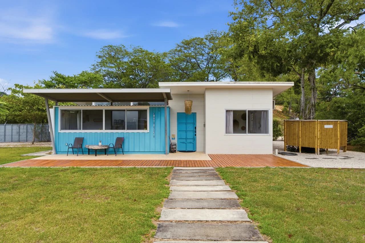 Surf Shack: Ocean-View Property with Home and Development Potential - photo 2