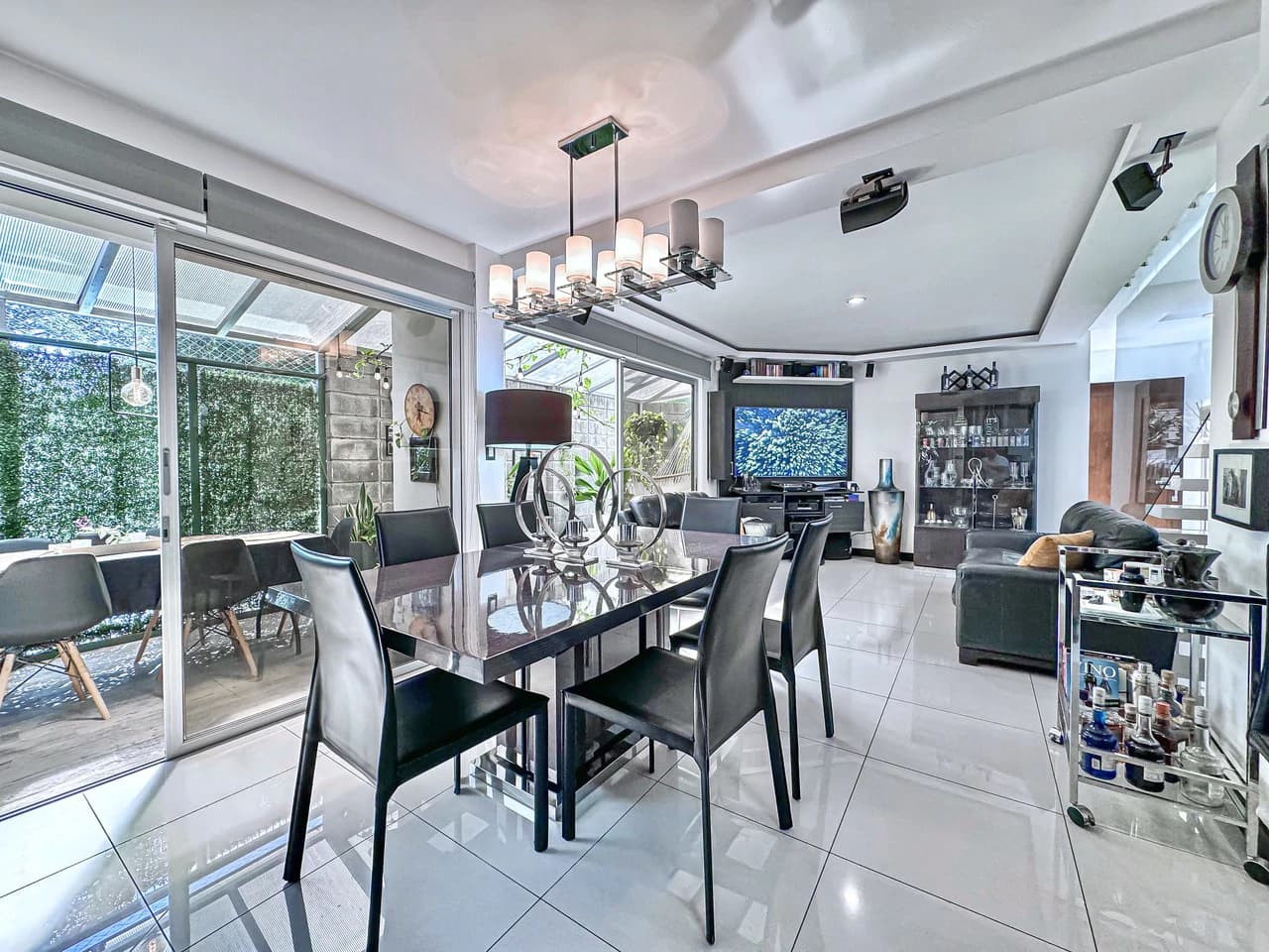 Casa Timeless: House For Sale in Rio Oro - photo 2