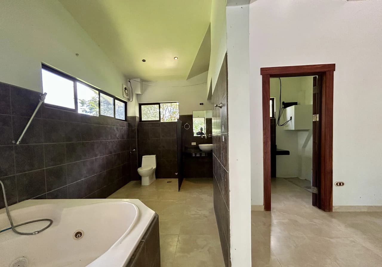 Fixer-Upper Home with an studio Office in Palmar Norte on a 7.58 Acres Property - photo 50