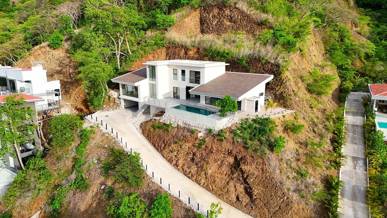 Coco Bay Estate #23: Ocean View Modern Residence - photo 2