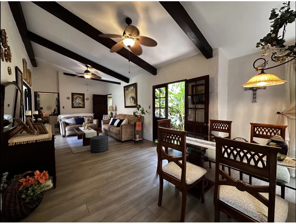 Casa de Luz in Pozos, Santa Ana: Discover Casa de Luz: your refuge in the midst of chaos!