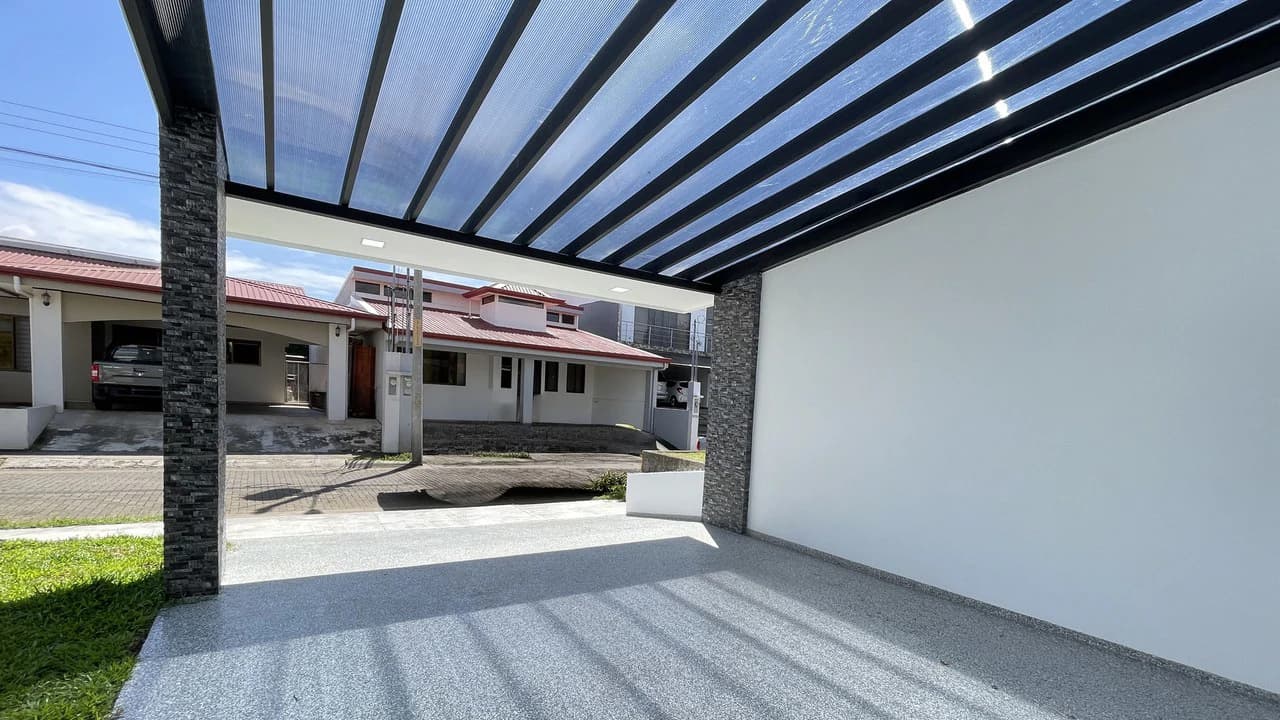 Brand-New Home for Sale in Condominio Montezuma, Grecia – 3 Bedrooms, Home Office & Private Garden - photo 18