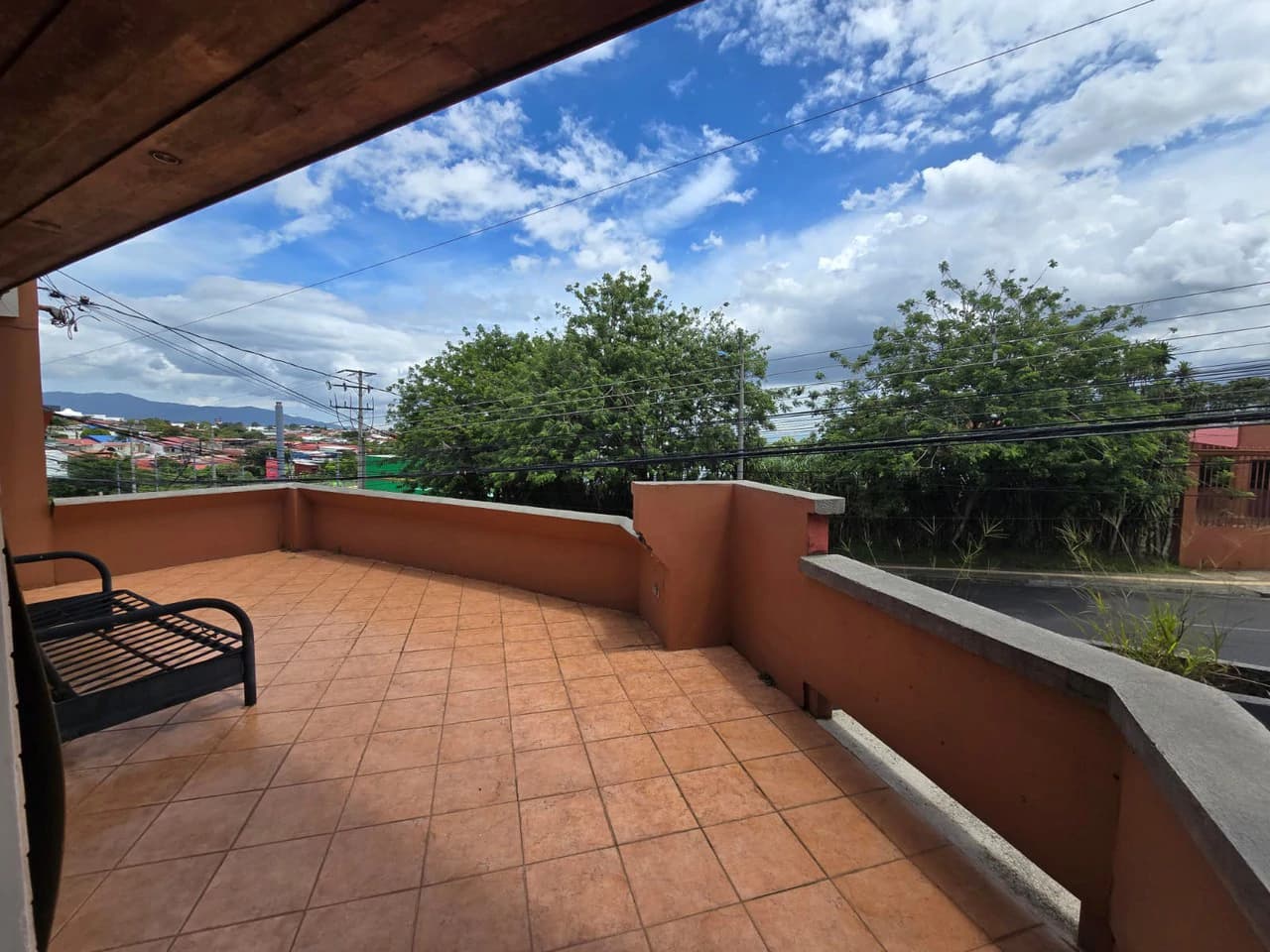 LARGE HOUSE FOR SALE IN MERCEDES NORTE, HEREDIA - photo 27
