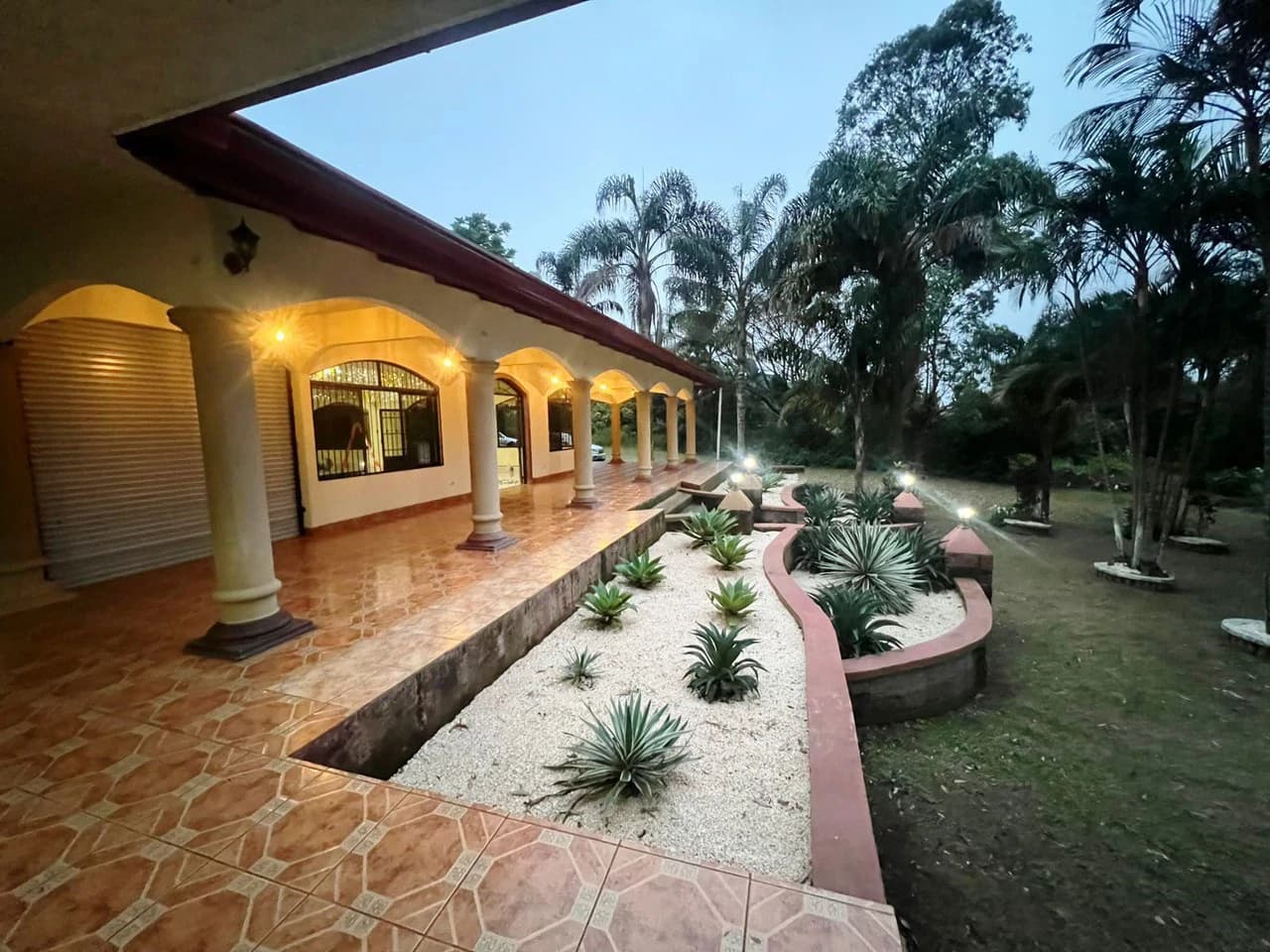 REDUCED $400K! Paddle Tennis and Pool!: NEW! Private Estate, Pool an 3 New Tennis Courts - photo 10