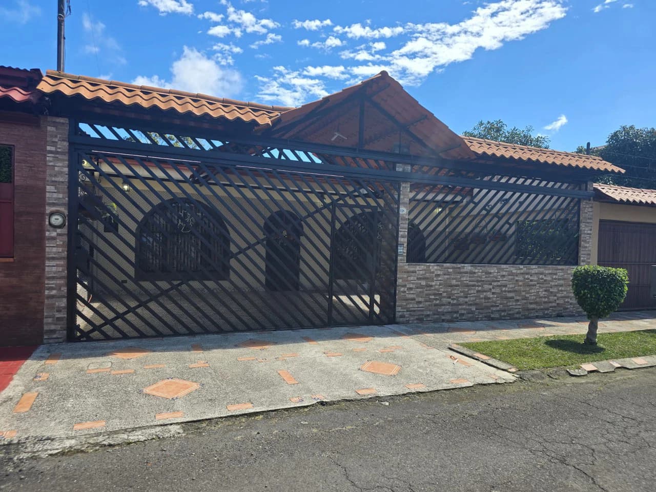 House for sale in Santo Tomás, Santo Domingo - photo 2