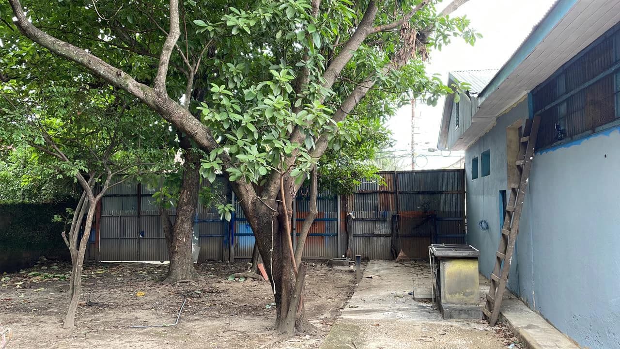 Property for rent or sale in the center of Liberia 2 houses with 350 m², 2 big living rooms, 7 rooms, a garden, and 9 parking lots - photo 17