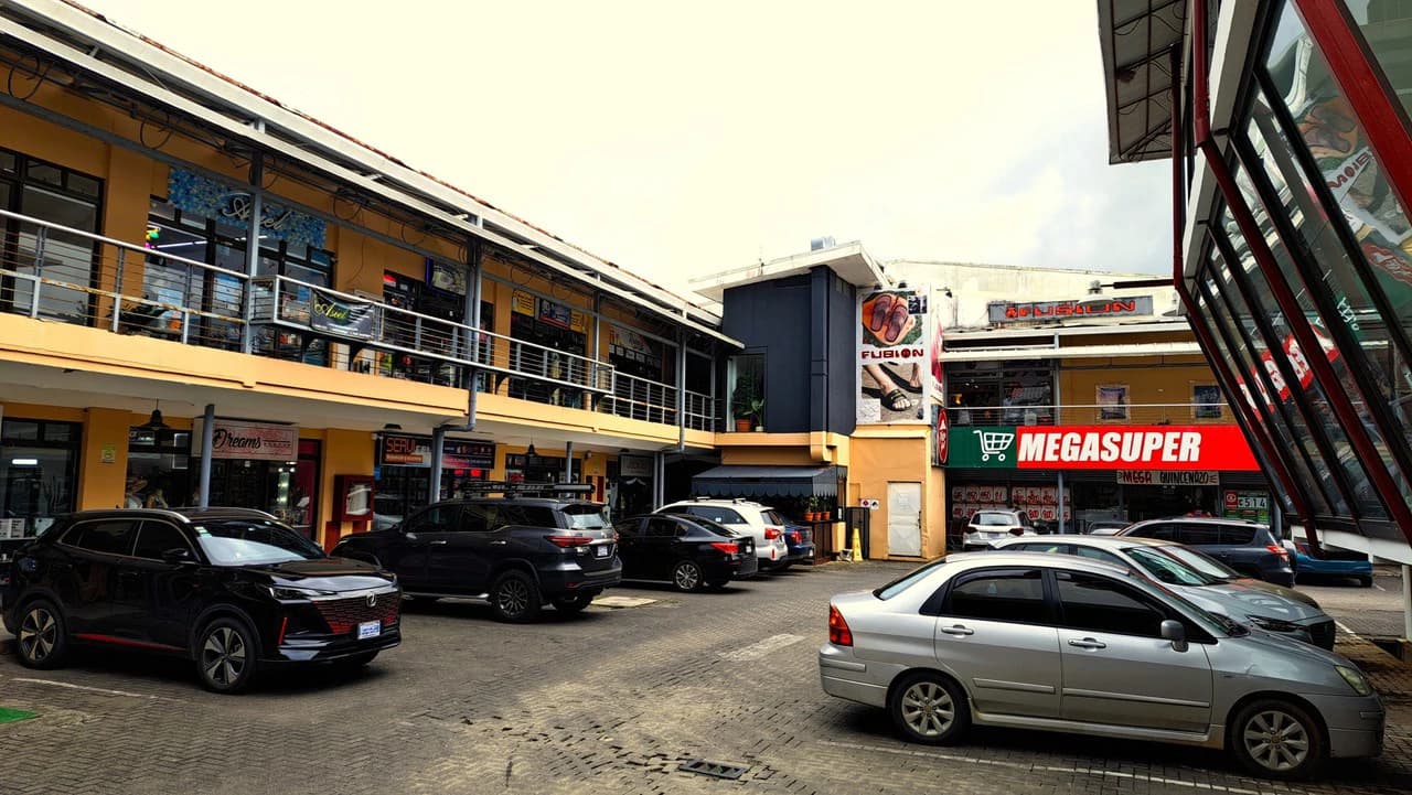 Shop Space with Loft in Jaco’s downtown Plaza Coral for Sale or Rent - photo 15