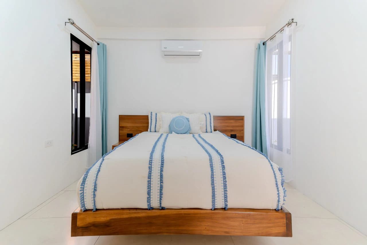 Location,Location, Location – 3-Bedroom Villa Steps from the Beach - photo 13