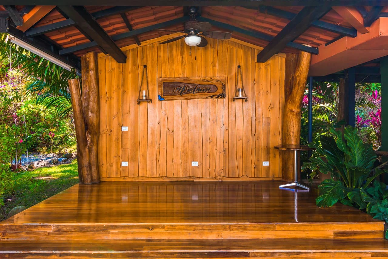 Popular 20-room Boutique hotel /retreat. Stunning ocean views - photo 48