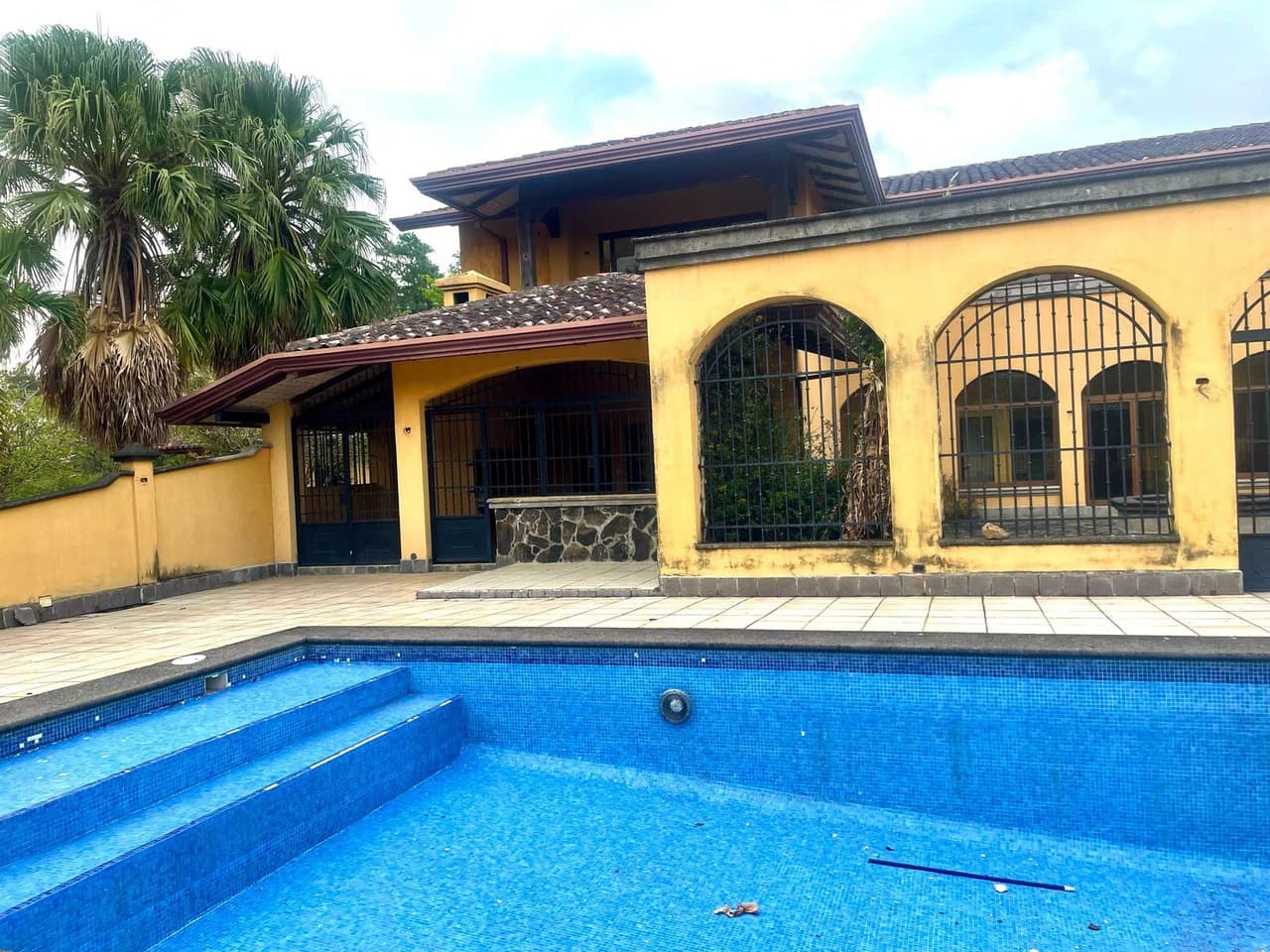 House for sale with pool in Hacienda los Reyes Alajuela Costa Rica