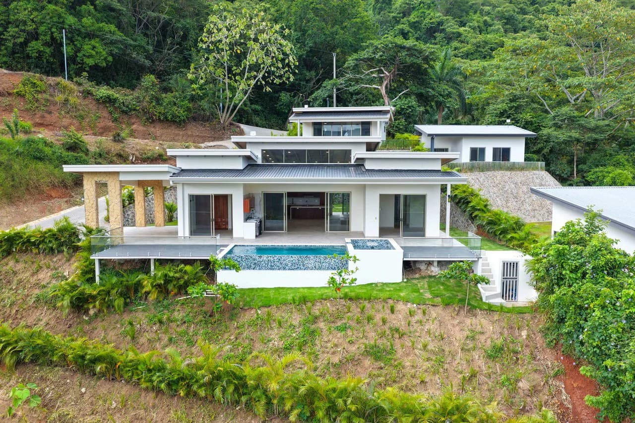 New Contemporary Home with Infinity Pool for Sale in Atenas, Costa Rica - photo 1