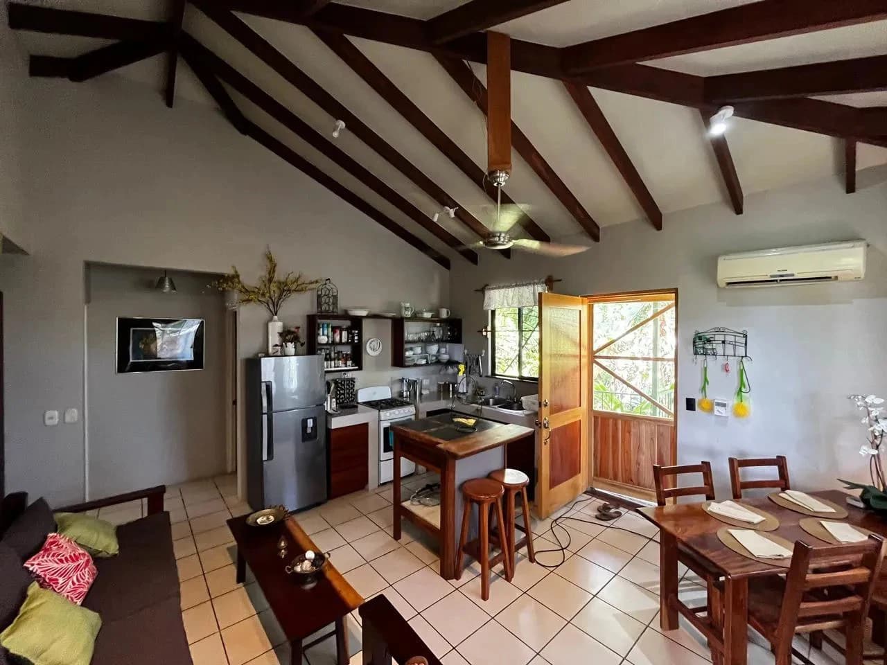 0.075 ACRES – 2 Bedroom Home Plus 1 Bedroom Apartment For A Great price!!! - photo 9