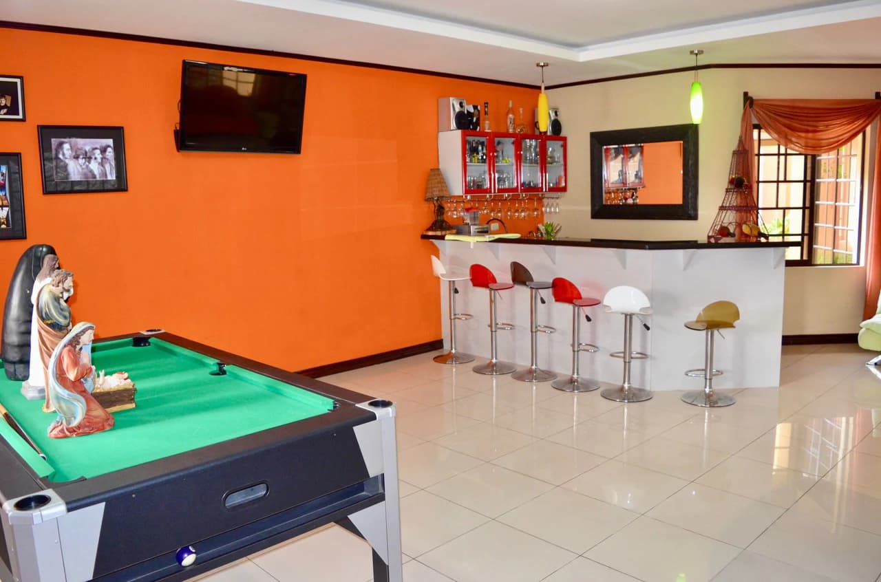 Gorgeous 4 Bedroom house for sale in Santo Domingo de Heredia - photo 24