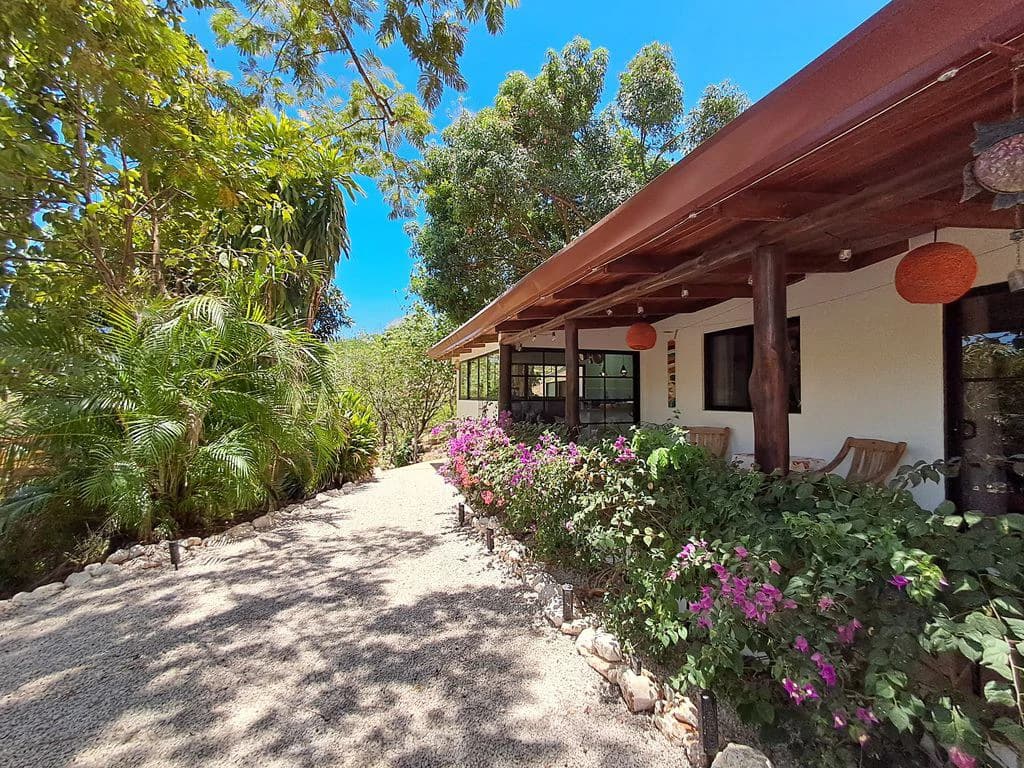 Casa Lima: Charming Renovated Home in the Hills of Santo Domingo – Near Sámara with Expansion Potential - photo 4