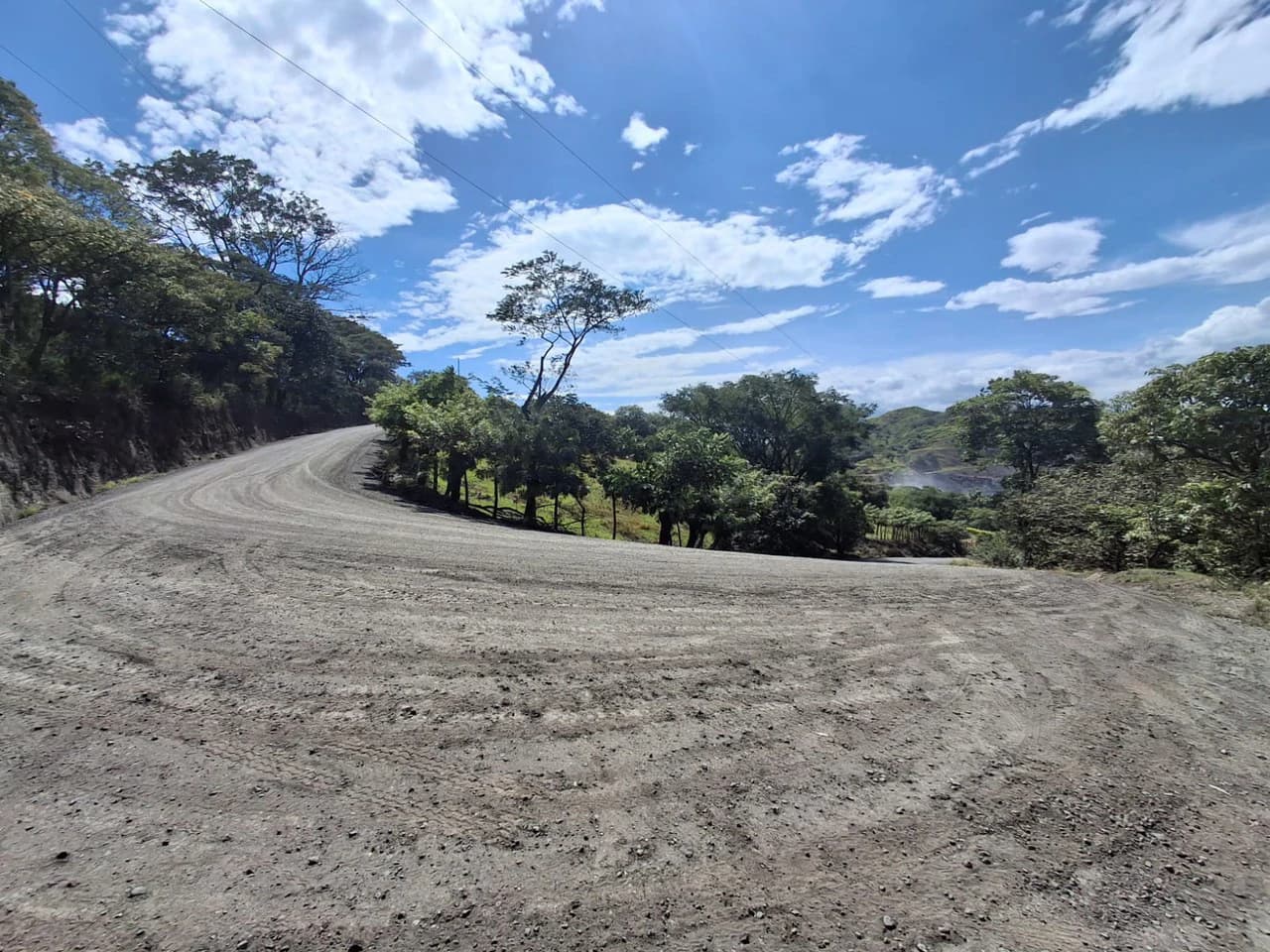 Large-Scale Investment: 108 ha. Industrial Rock Quarry & Diversified Investment Property - photo 2