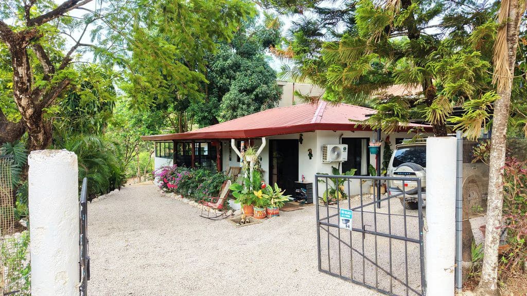 Casa Lima: Charming Renovated Home in the Hills of Santo Domingo – Near Sámara with Expansion Potential - photo 2