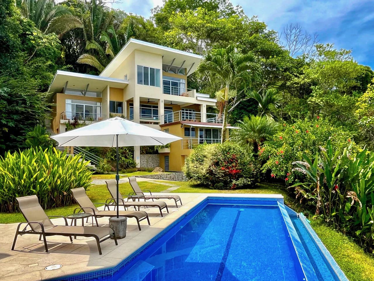2.4 ACRES – 3 Bedroom Main Home Plus 1 Bedroom Casita And Cabina, Luxury Ocean View Property, 15min to Dominical!!: Near the Coast and Mountain House For Sale in Lagunas