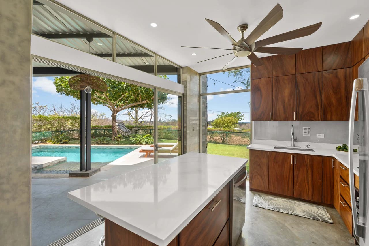 Casa Hijau: Modern Ocean-View Surf Home in Marbella - photo 9