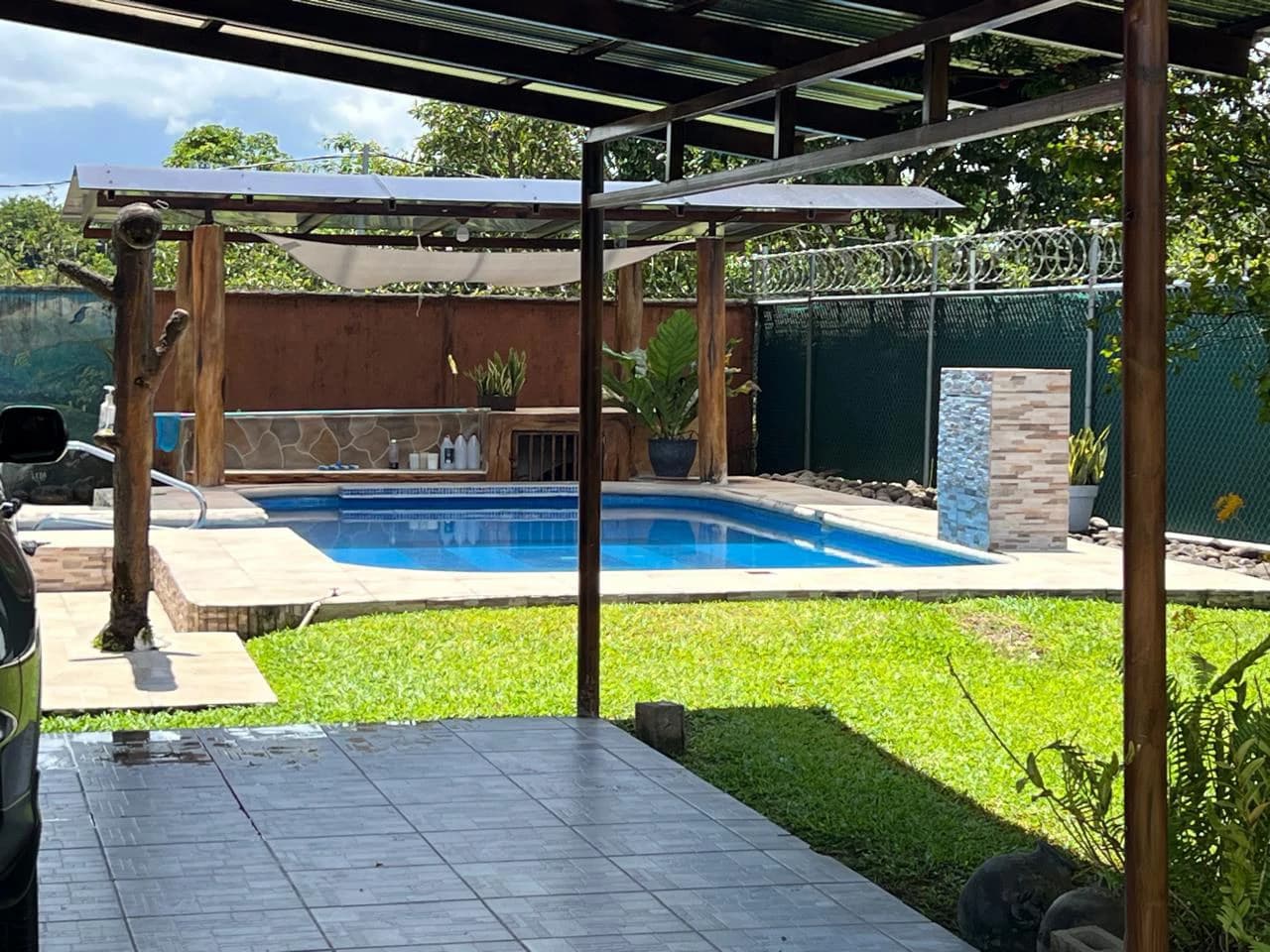 Beautiful 2 bedroom 2 bathroom house - Fully Furnished Turn Key in La Fortuna - photo 7