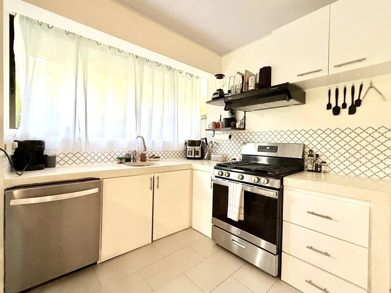$399,000 USD VILLA HELICONIA: $499,000 USD Villas Del Mar, (near Tango Mar Resort, beach, golf, restaurants and waterfall) - photo 19