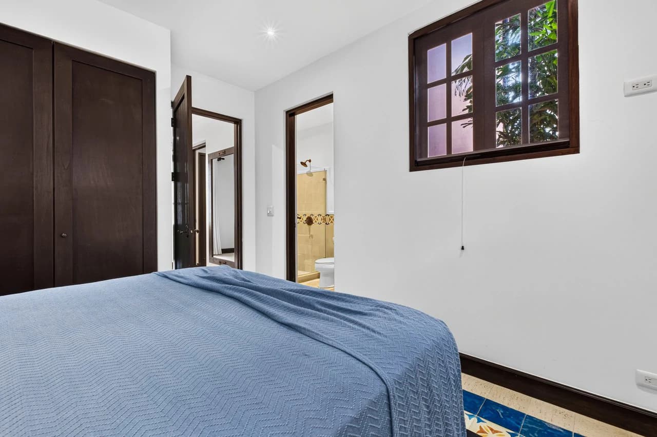 16 Avenida La Antigua: Renovated Turn- Key Living in the Heart of Las Catalinas - photo 18