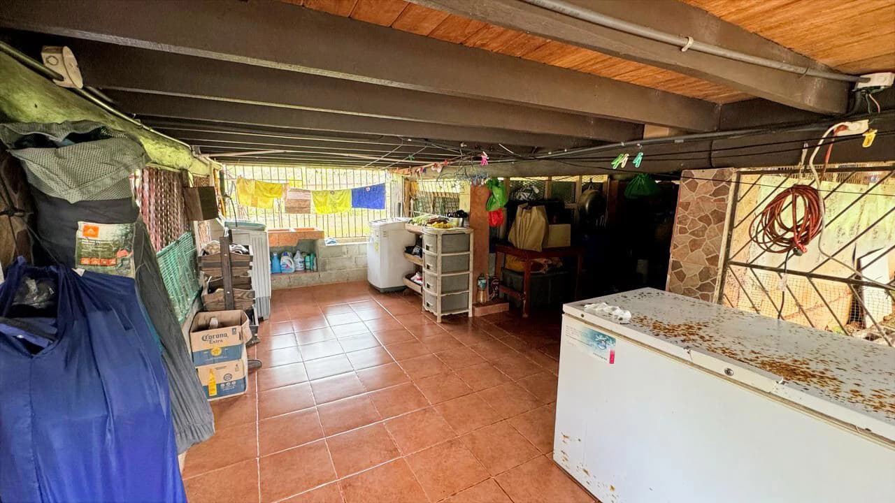 Charming Hardwood Cabin with Fruit Garden Near San Isidro - photo 29
